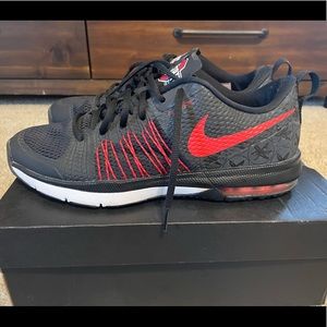 Nike Air Max Effort TR AMP Ohio State Mens Shoes (Black/Red) size 9